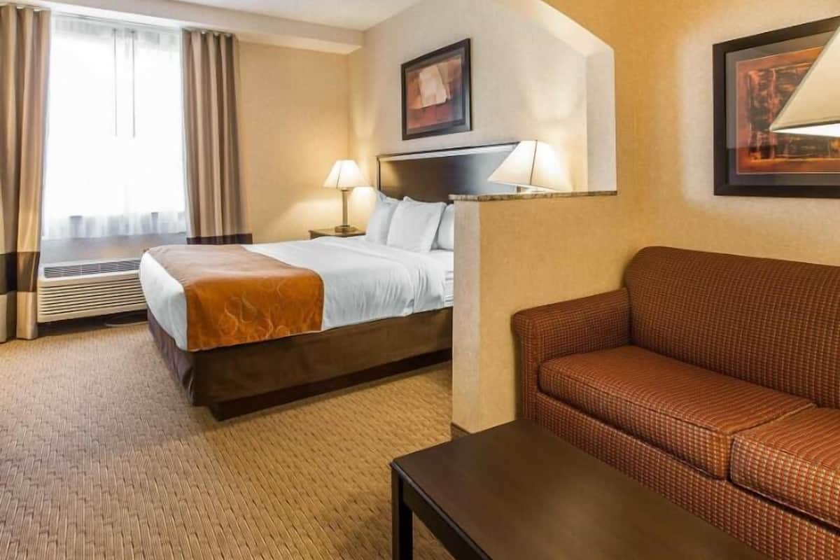 مكتب ومكواة/لوح كي وأسرّة مجانية قابلة للطي وواي فاي مجانًا