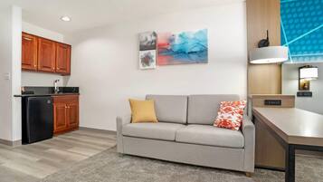 Premium bedding, down duvets, in-room safe, desk