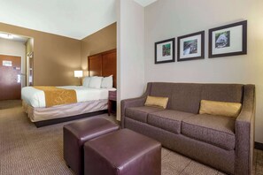 Suite, 1 très grand lit et 1 canapé-lit