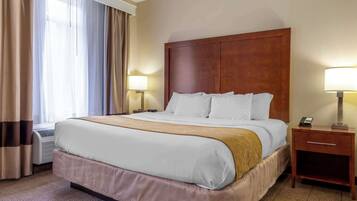 Suite, 1 kingsize bed met slaapbank, niet-roken (Upgrade) | Een strijkplank/strijkijzer, gratis babybedden, gratis wifi, beddengoed