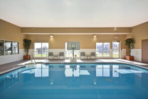 Una piscina cubierta