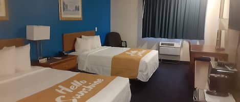 办公桌、遮光窗帘、熨斗/熨板、免费 WiFi