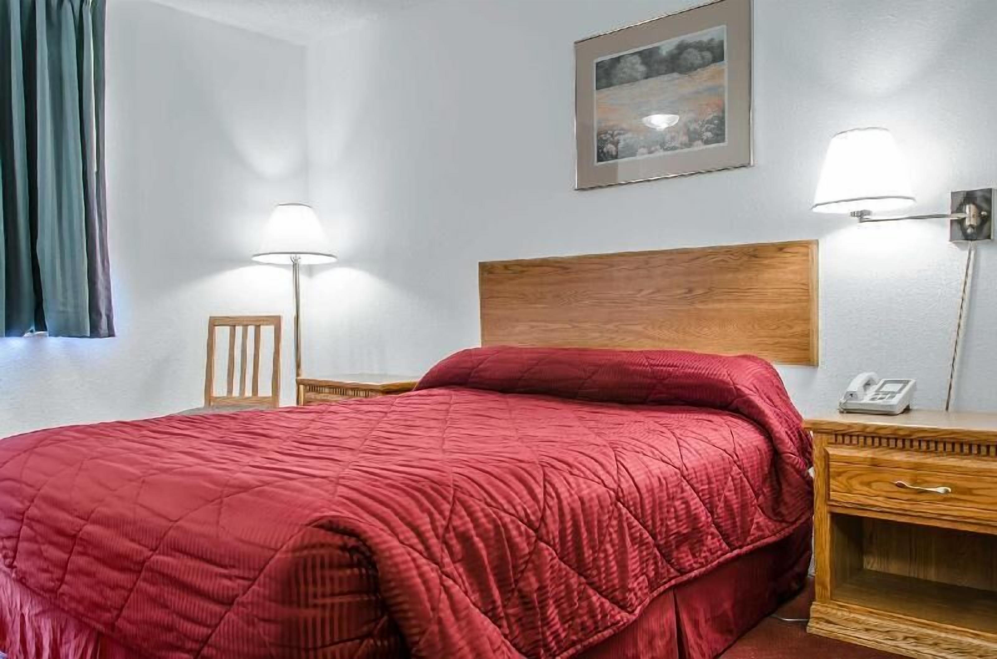 Desk, blackout drapes, iron/ironing board, free WiFi