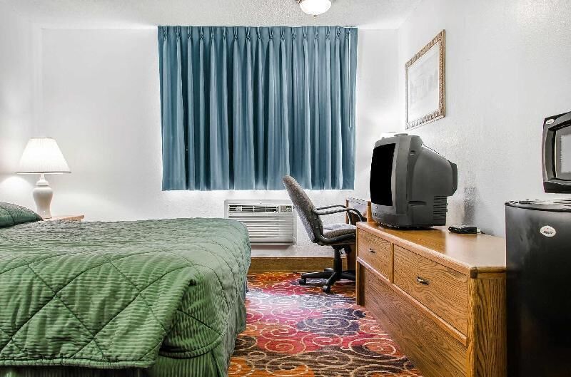 Desk, blackout drapes, iron/ironing board, free WiFi
