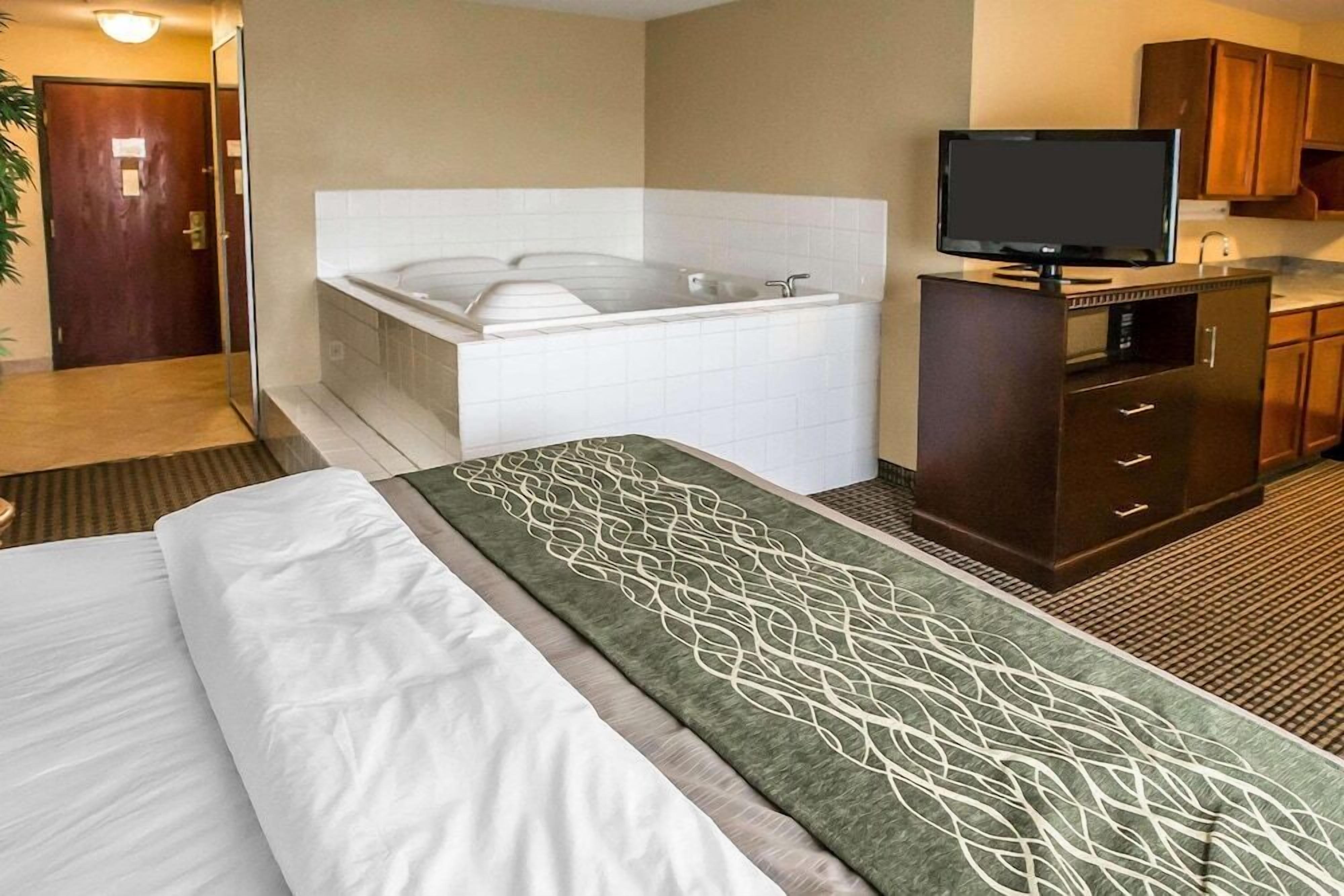 Iron/ironing board, free WiFi, bed sheets, alarm clocks