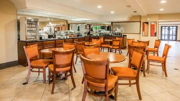 Desayuno buffet incluido todos los días