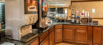Econo Lodge Inn & Suites Monroe