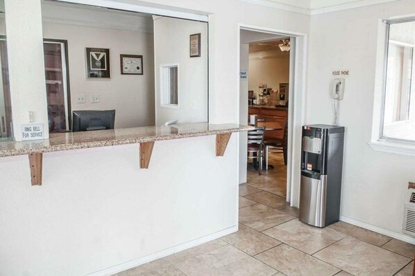 Lobby - Econo Lodge Midtown University - Midtown (Albuquerque)