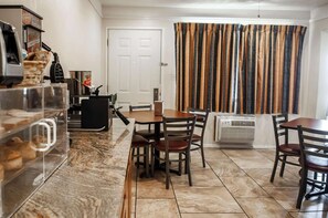 Dining - Econo Lodge Midtown University - Midtown (Albuquerque)