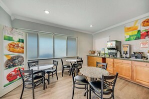 Free daily continental breakfast 