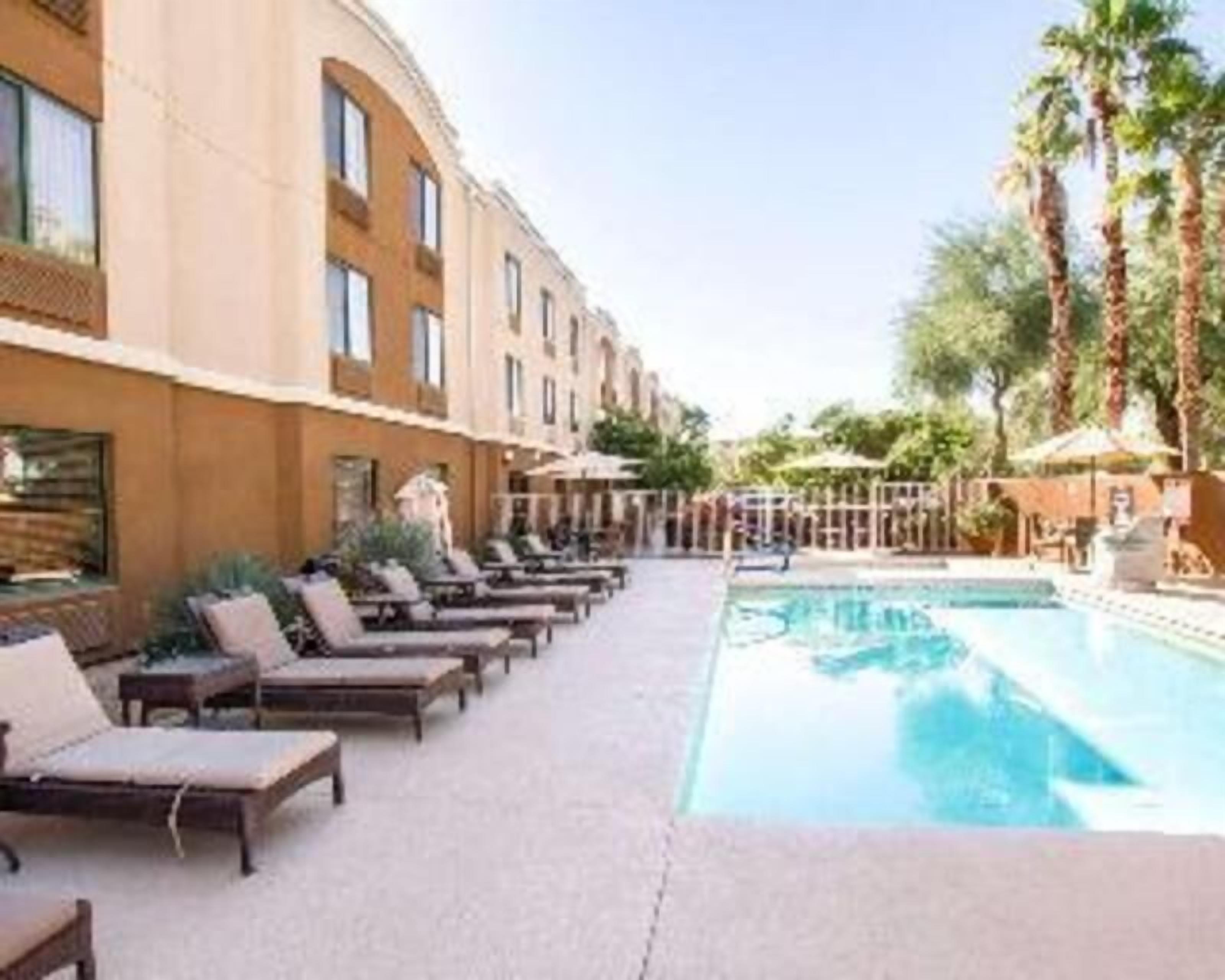 Pool | Outdoor pool, sun loungers