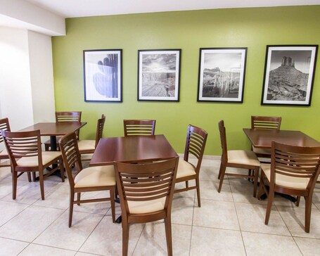 Sleep Inn North Scottsdale near Mayo Clinic - Image 38