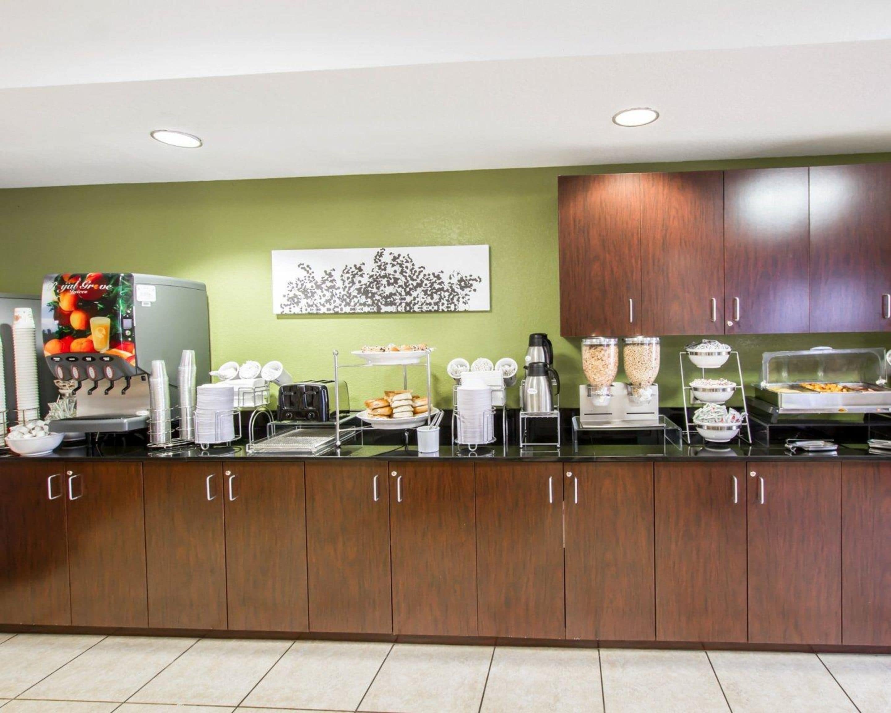 free daily on-the-go breakfast