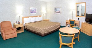 Superior Room, 1 King Bed, Non Smoking | Desk, laptop workspace, iron/ironing board, free WiFi - Regency Inn Perrysburg (Perrysburg)
