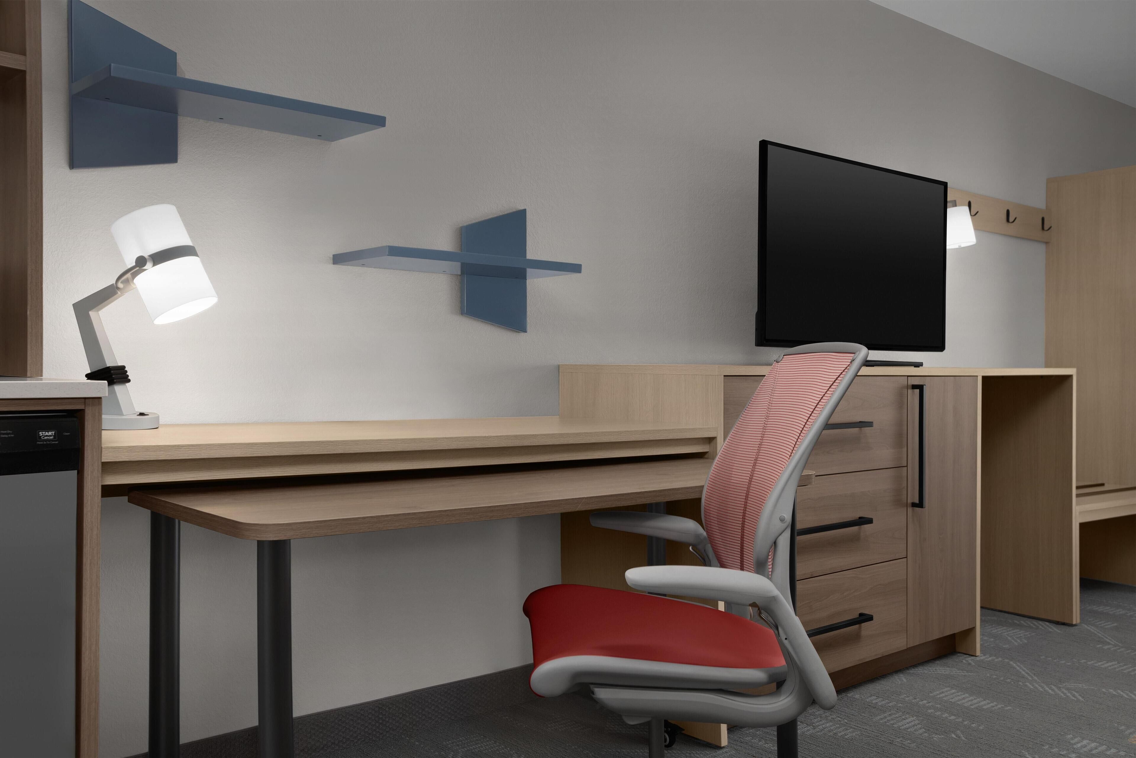 Premium bedding, in-room safe, desk, laptop workspace