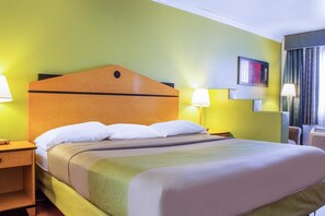 WiFi, bed sheets - Apache Inn (Tempe)