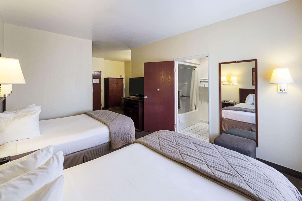 Suite, Multiple Beds, Non Smoking
