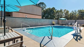 Outdoor pool, pool loungers