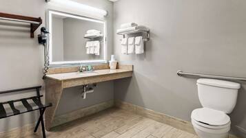 Standard Room, 1 King Bed, Accessible, Bathtub | Premium bedding, in-room safe, desk, laptop workspace