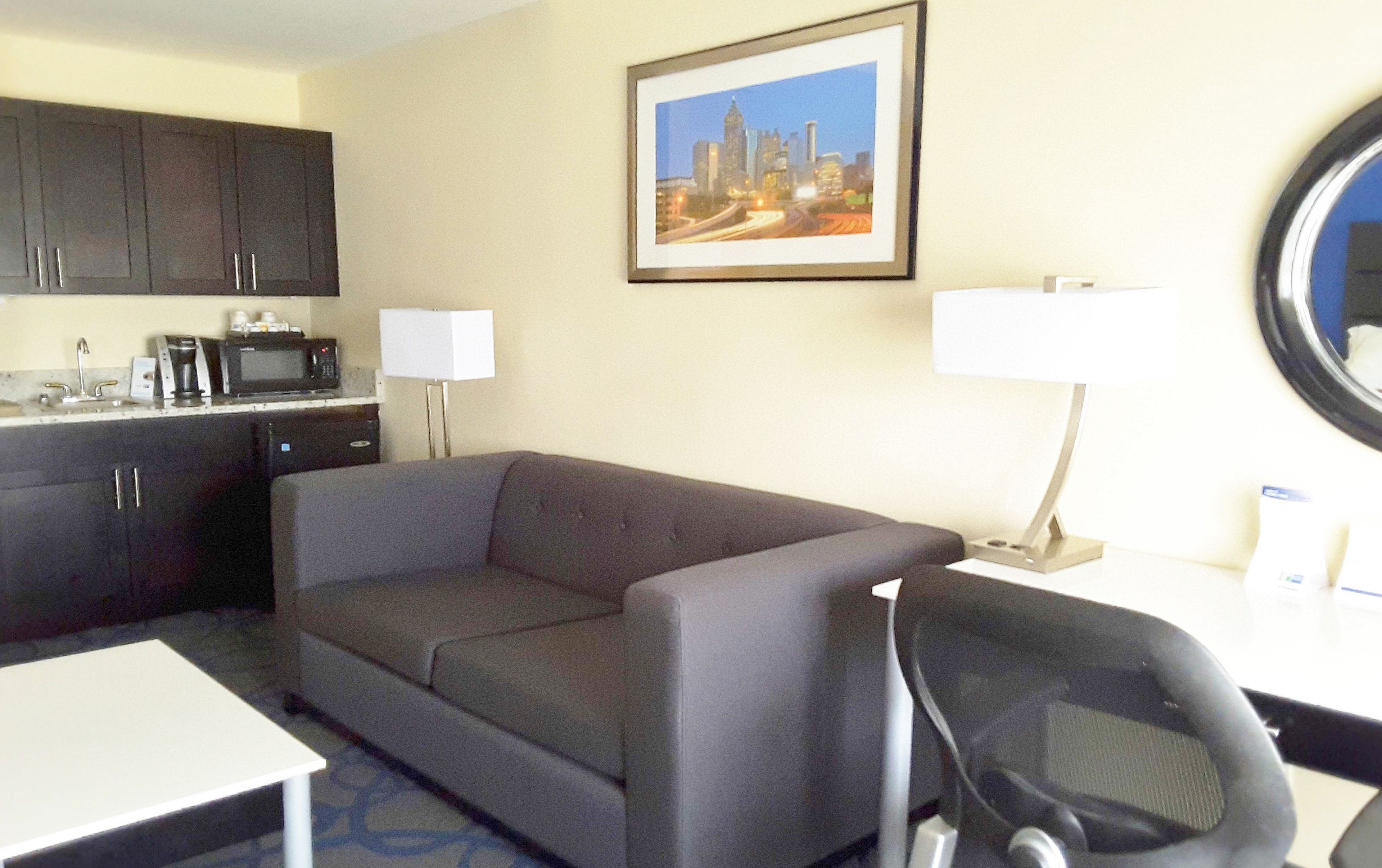 suite, 1 king bed | 1 bedroom, in-room safe, desk, laptop workspace