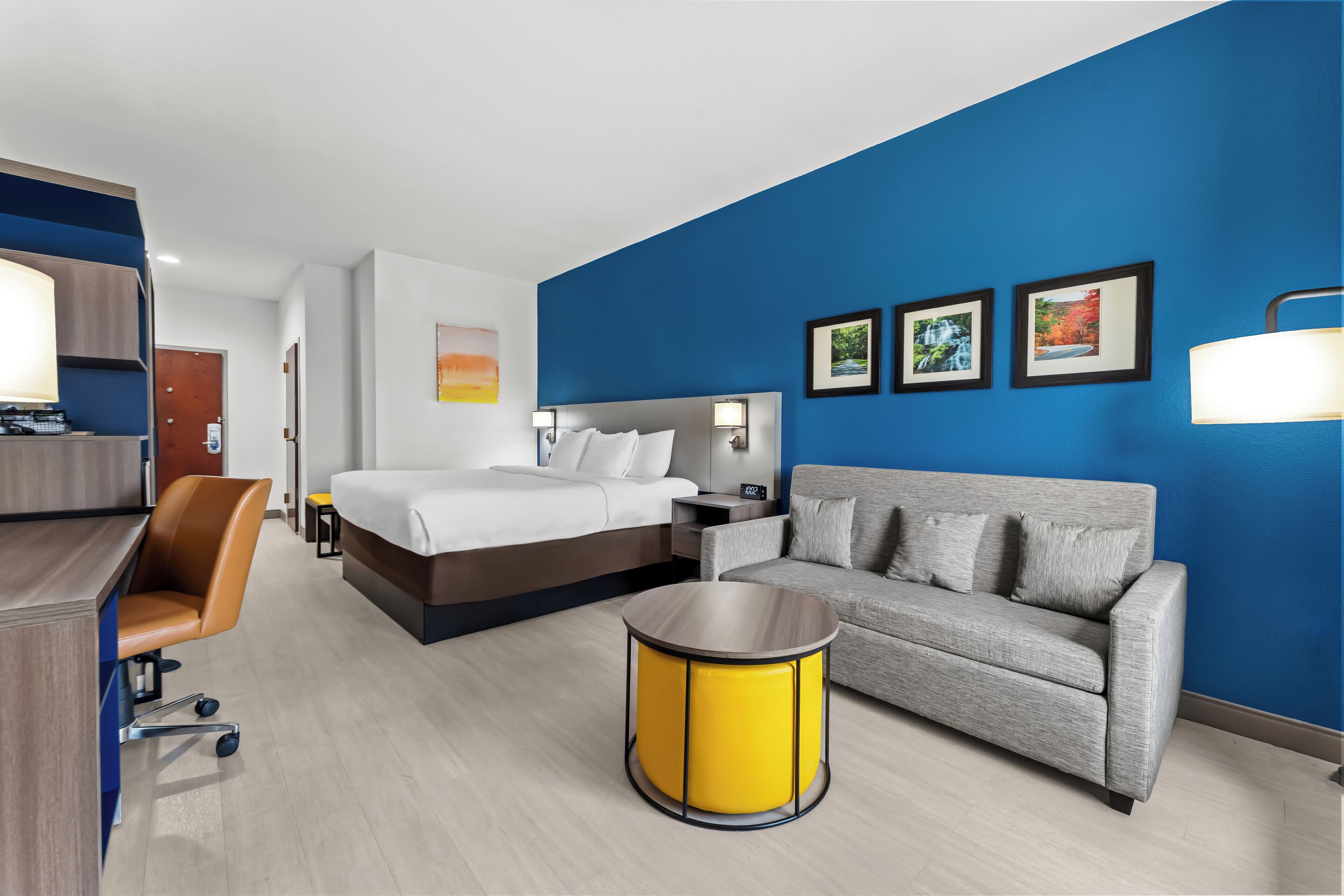 desk, blackout curtains, iron/ironing board, free wifi