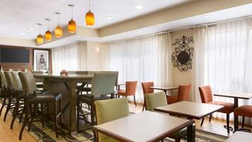 Desayuno para llevar incluido todos los días