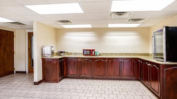 Free daily continental breakfast
