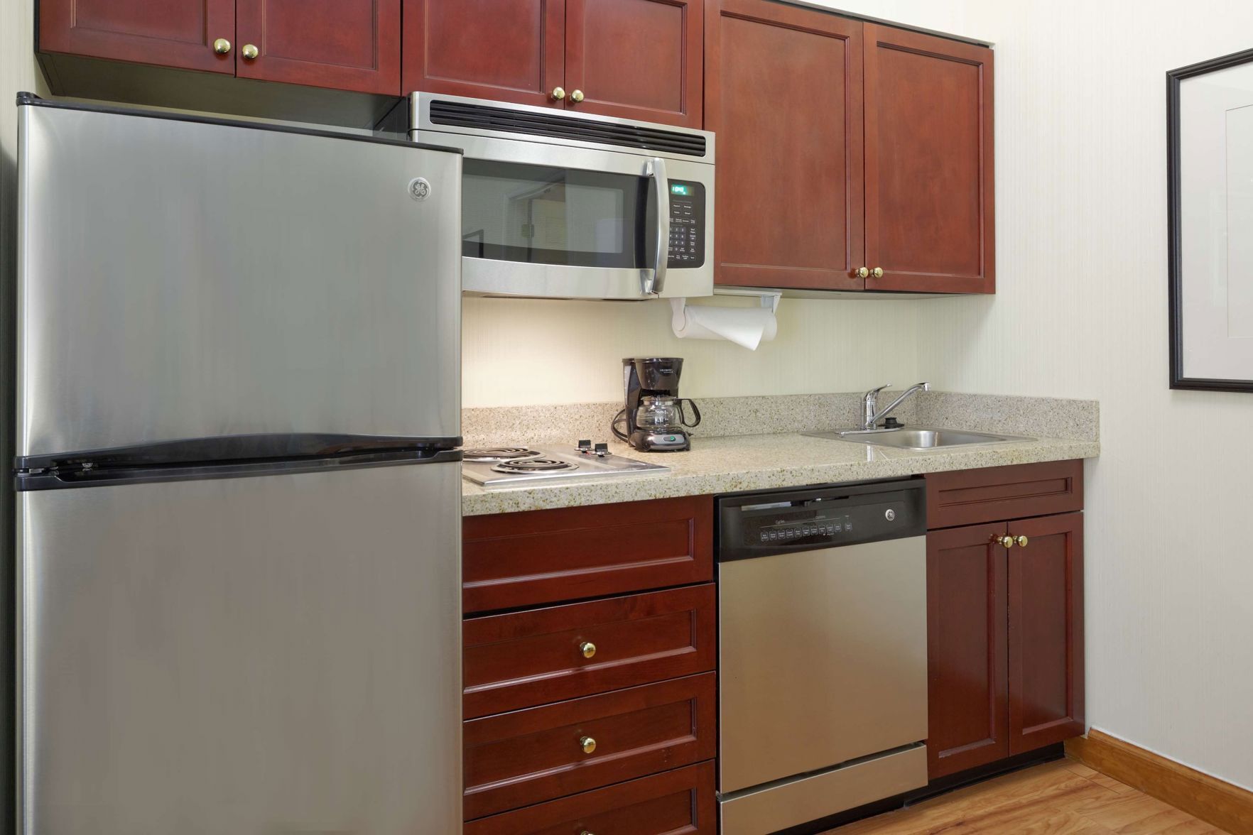 Private kitchen | Fridge, microwave, stovetop, dishwasher