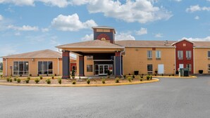 Exterior - Quality Inn Cadiz (Cadiz)