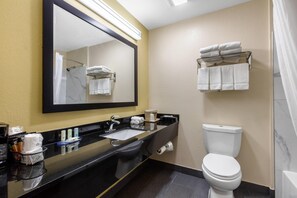 Standard Room, 2 Queen Beds, Non Smoking - Quality Inn Cadiz (Cadiz)