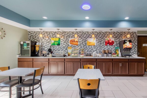 Free daily on-the-go breakfast  - Quality Inn Cadiz (Cadiz)
