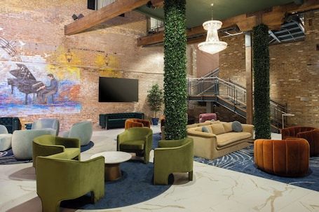 Lobby. Courtyard by Marriott New Orleans Warehouse Arts District