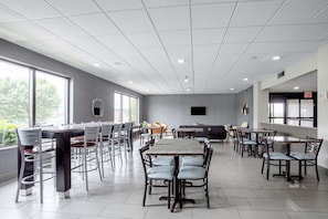 Free buffet breakfast