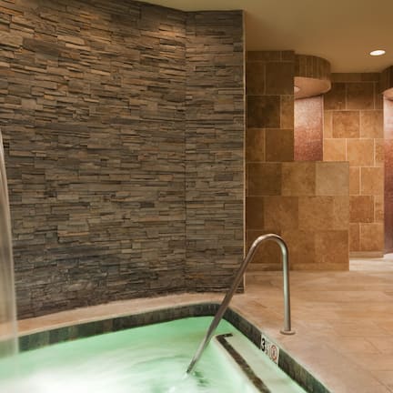 Couples treatment rooms, sauna, hot tub, steam room, body treatments