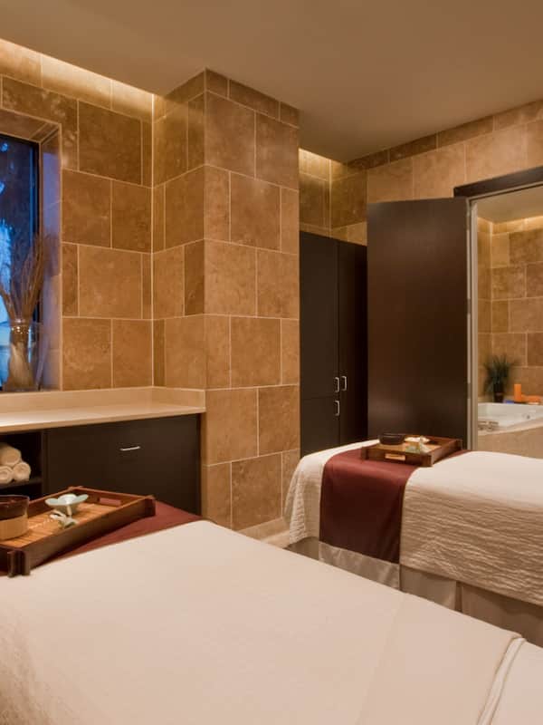 Couples treatment rooms, sauna, hot tub, steam room, body treatments
