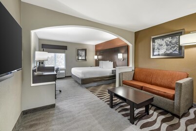 Best Western Plus Lee's Summit Hotel & Suites