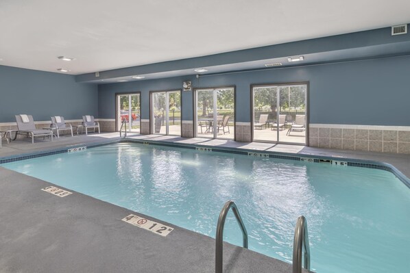 Innenpool, Liegestühle