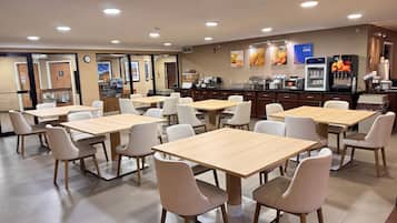 Gratis morgenmadsbuffet hver dag