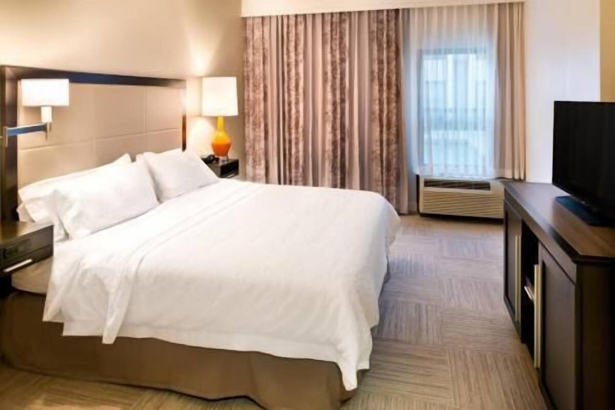 Desk, blackout drapes, iron/ironing board, free WiFi