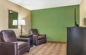 Desk, laptop workspace, iron/ironing board, free WiFi - Extended Stay America Select Suites Detroit Ann Arbor Univ S (Ann Arbor)