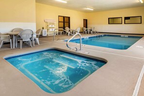 Indoor pool - Quality Inn & Suites Lenexa Kansas City (Lenexa)