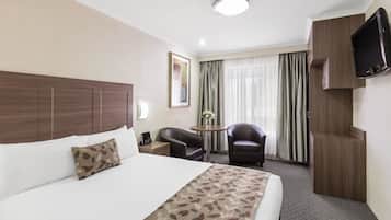 Chambre Standard, 1 grand lit, non-fumeurs | Minibar, coffres-forts dans les chambres