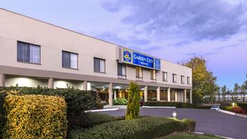 Fachada del alojamiento - Noche