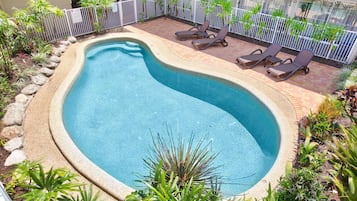 2 piscinas al aire libre