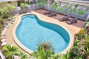 2 outdoor pools