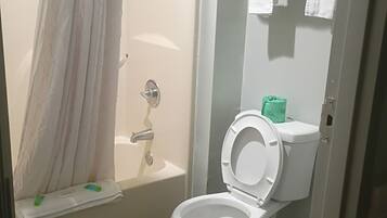 Basic Double Room | Bathroom | Free toiletries, hair dryer, towels