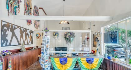 Historic Mardi Gras Inn