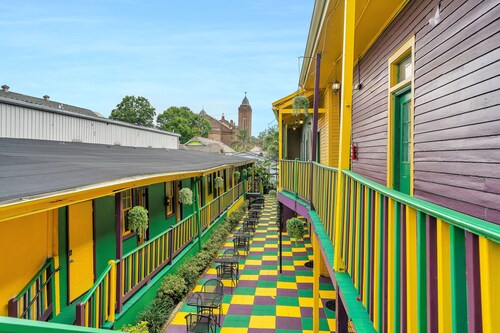 Historic Mardi Gras Inn