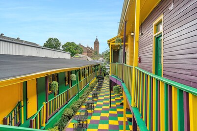 Historic Mardi Gras Inn
