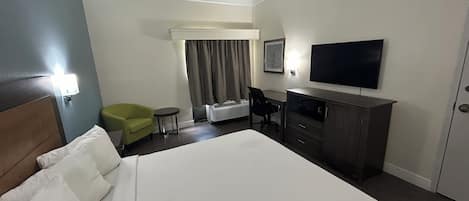 Desk, laptop workspace, iron/ironing board, free WiFi